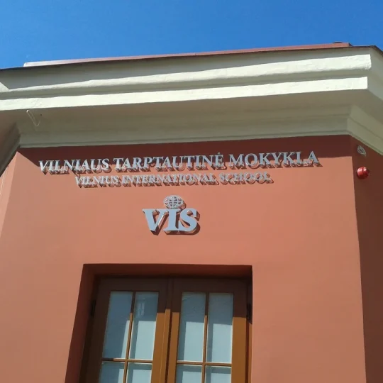 Vilniaus Tarptautine Mokykla Lauko Reklama